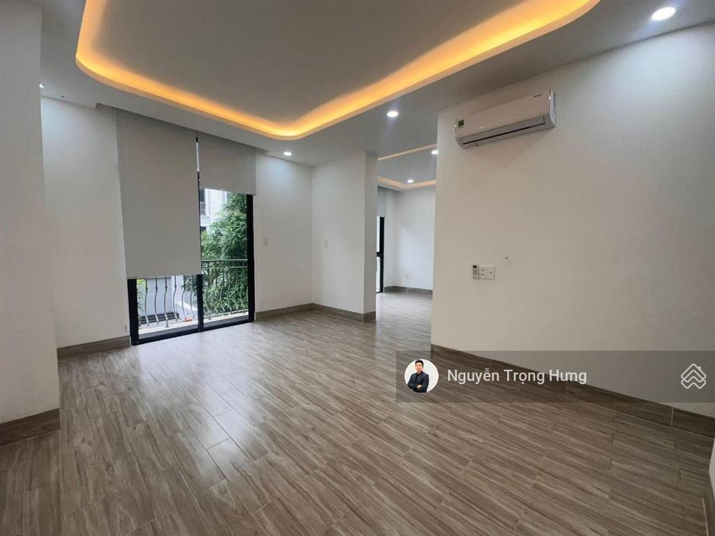Nhà phố 05 tầng có thang máy, máy lạnh ngăn phòng, nhà đẹp phù hợp mở văn phòng hoặc ở tại vinhomes