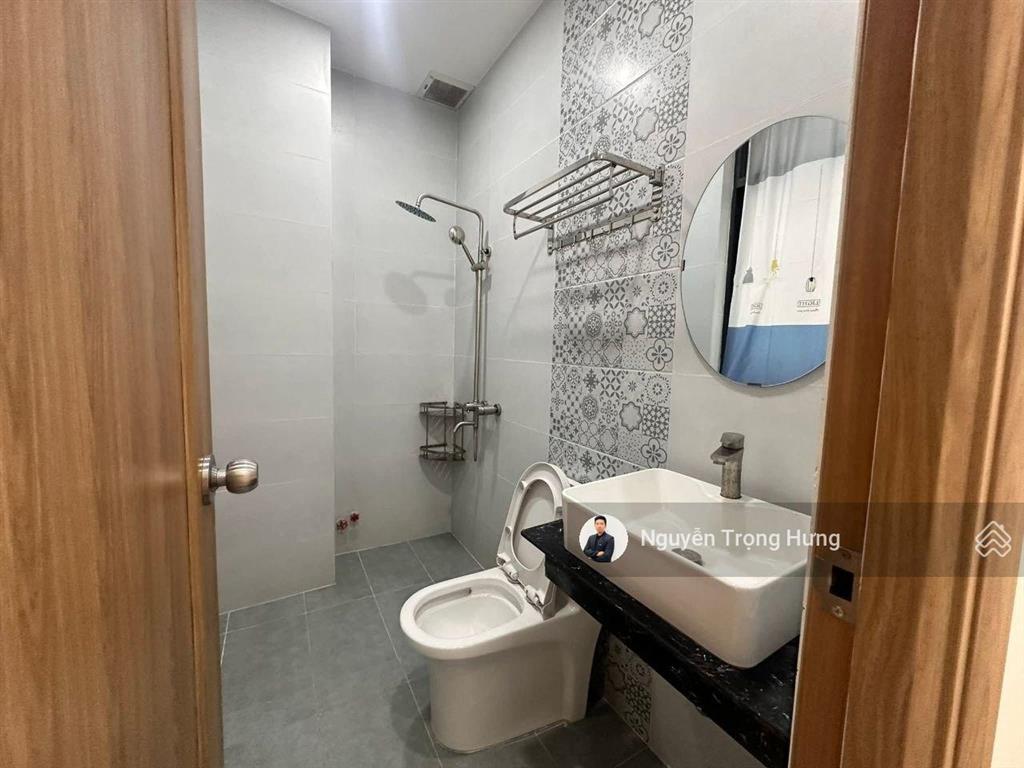 Nhà phố 05 tầng có thang máy, máy lạnh ngăn phòng, nhà đẹp phù hợp mở văn phòng hoặc ở tại vinhomes