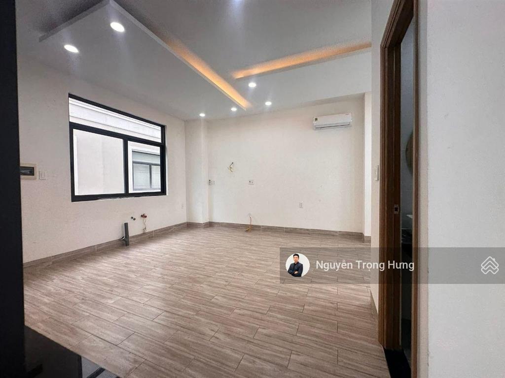 Nhà phố 05 tầng có thang máy, máy lạnh ngăn phòng, nhà đẹp phù hợp mở văn phòng hoặc ở tại vinhomes