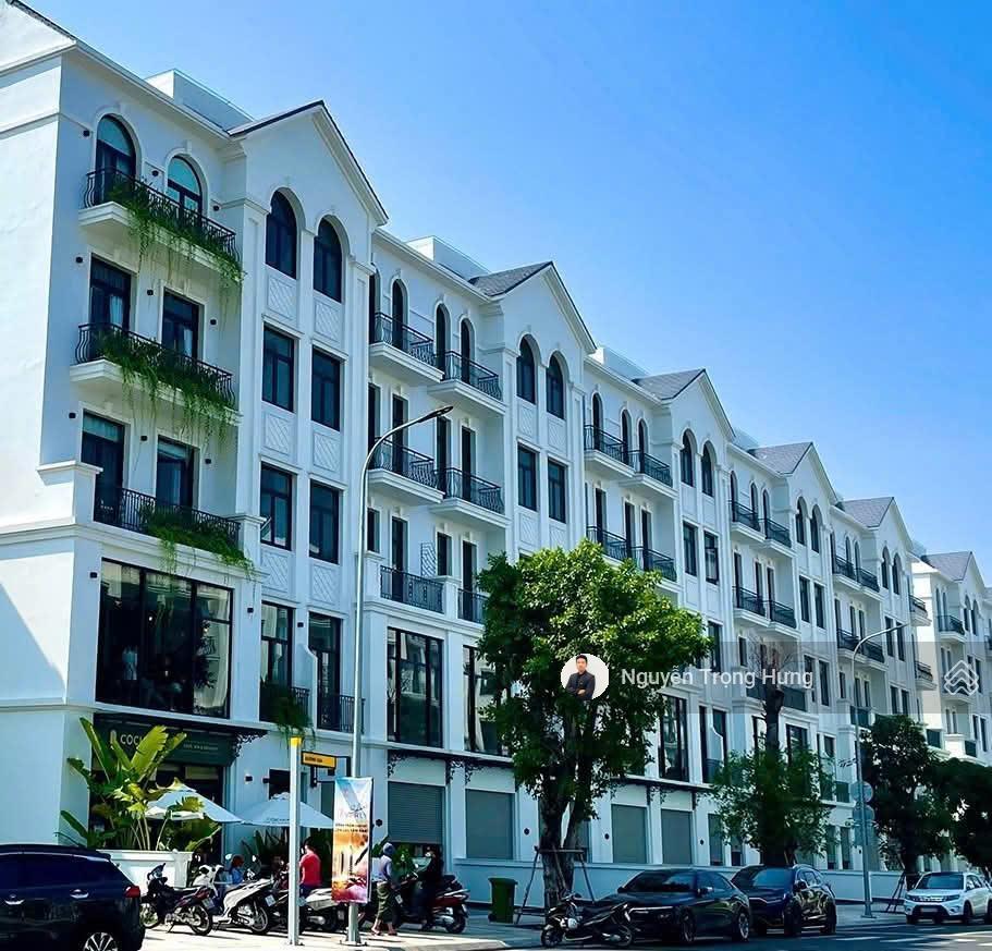 Nhà phố manhattan vinhomes grand park | 126m² (7x18m), hướng đông nam | sổ hồng sẵn
