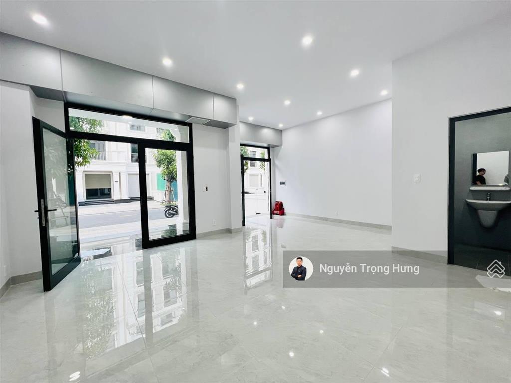 Hot nhất vinhomes  cho thuê nguyên căn nhà phố 05 tầng hoàn thiện mới giá chỉ 20 triệu/tháng