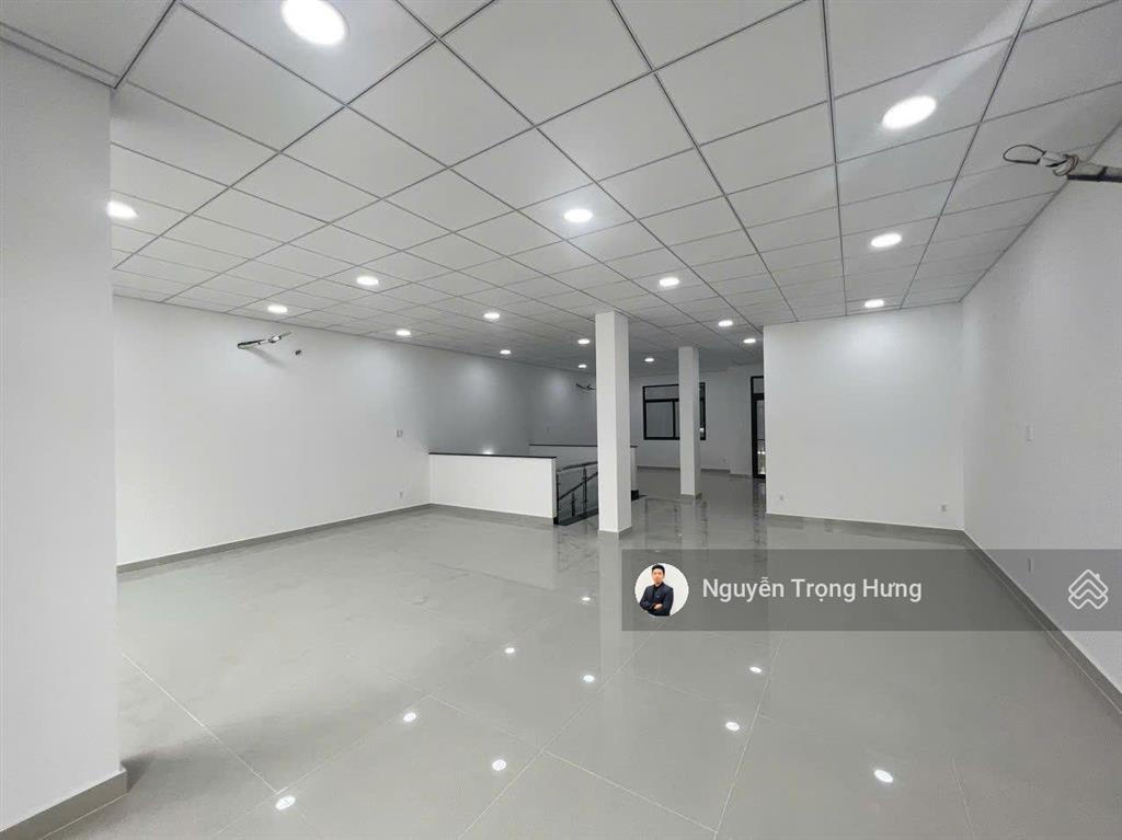 Em xin gửi đến quý anh/chị căn nhà phố có bếp, ngăn phòng, diện tích sàn lớn  vinhomes grand park