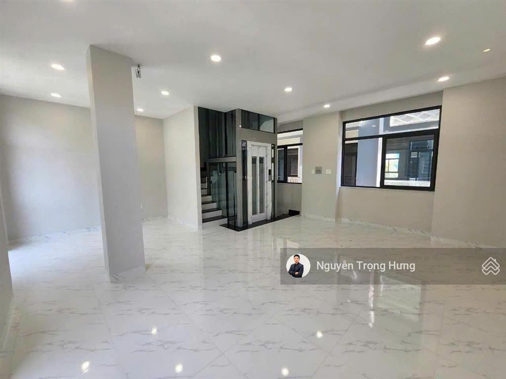 Căn đẹp giá tốt hiếm có nhà phố 5 tầng có thang máy giá tốt mùa này  thuê ngay kẻo lỡ