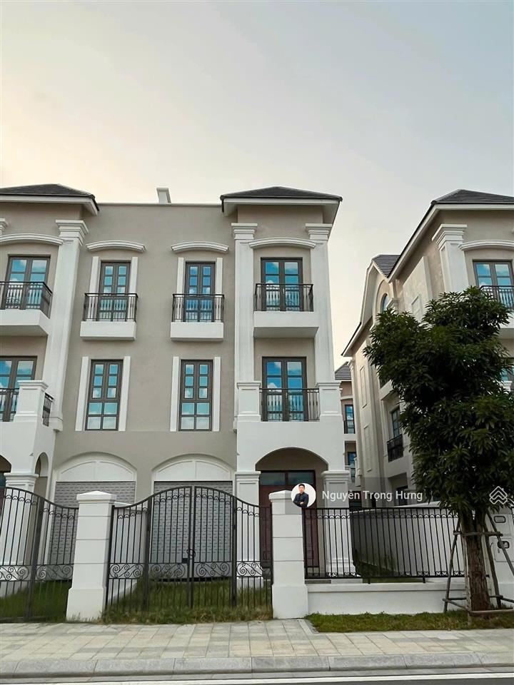 Bán biệt thự khu compound yên tĩnh tại vinhomes grand park 03 tầng thiết kế đẹp 200m2