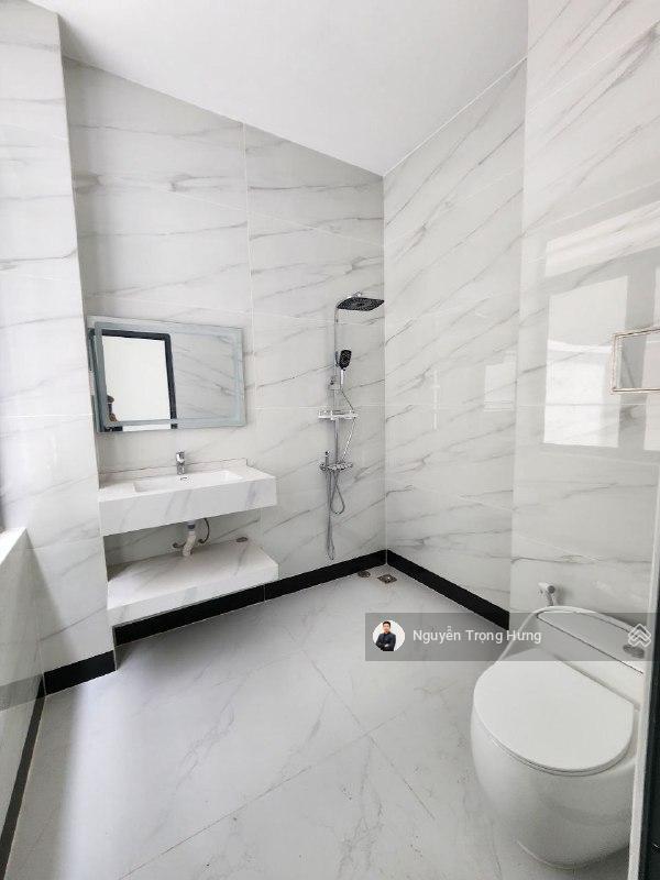 Căn hot  cho thuê tầng nhà phố có thang máy, máy lạnh giá tốt vinhomes grand park