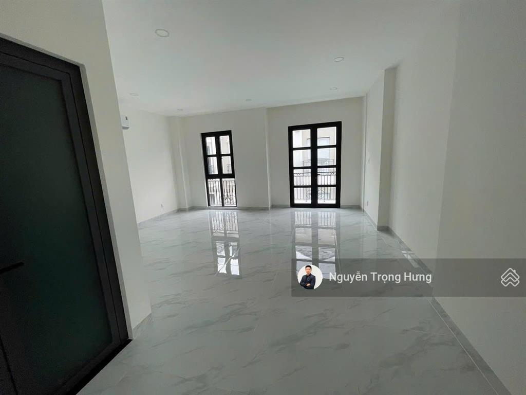 Cho thuê biệt thự song lập 200m2, thiết kế 3 tầng hoàn thiện tại vinhomes grand park