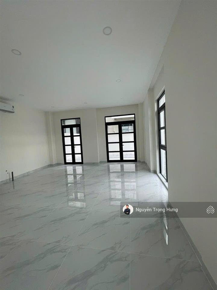 Cho thuê biệt thự song lập 200m2, thiết kế 3 tầng hoàn thiện tại vinhomes grand park
