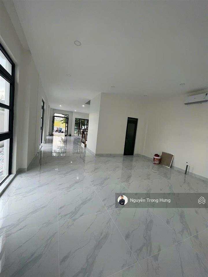 Cho thuê biệt thự song lập 200m2, thiết kế 3 tầng hoàn thiện tại vinhomes grand park
