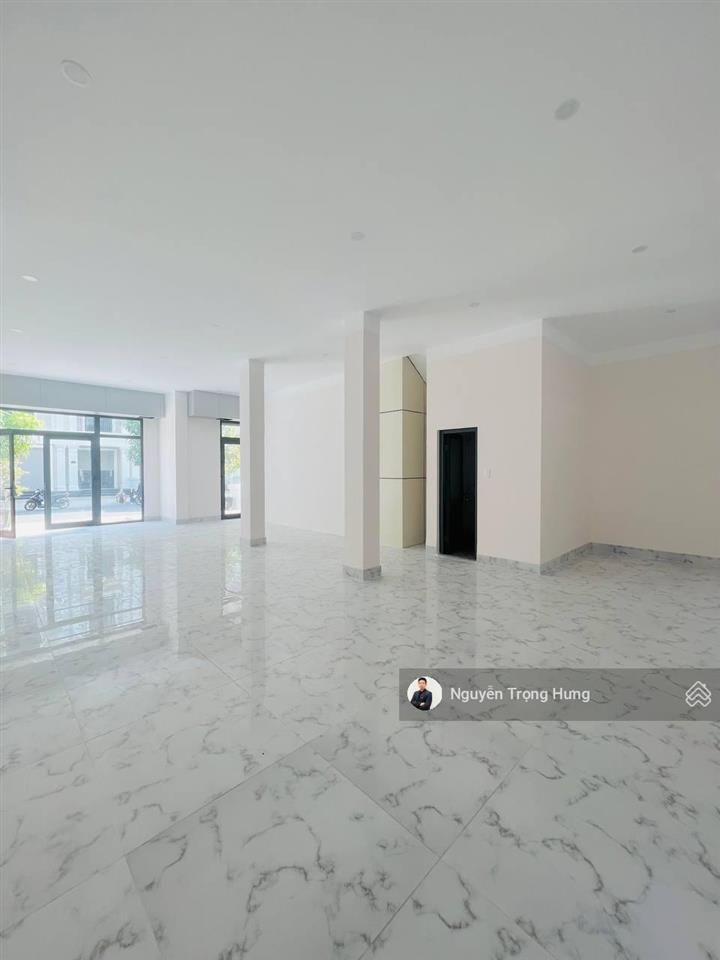 22 triệu/tháng  cho thuê nguyên căn nhà phố 144m² hoàn thiện cơ bản, thuận tiện kinh doanh