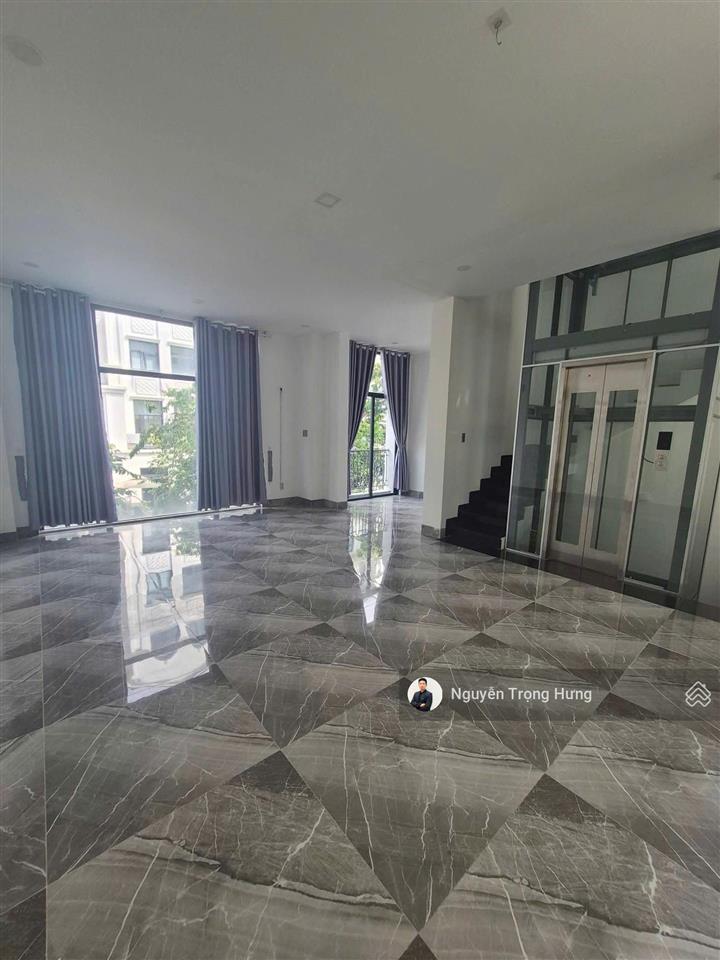 Cho thuê tầng trệt kinh doanh manhattan vinhomes grand park trục t2 t4 t6  tầng trệt đẹp