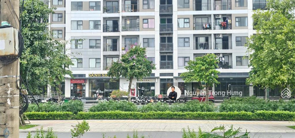 Cần cho thuê shophouse 61m2 đã hoàn thiện mặt sảnh vinhomes grand park, mặt tiền đẹp, giá tốt