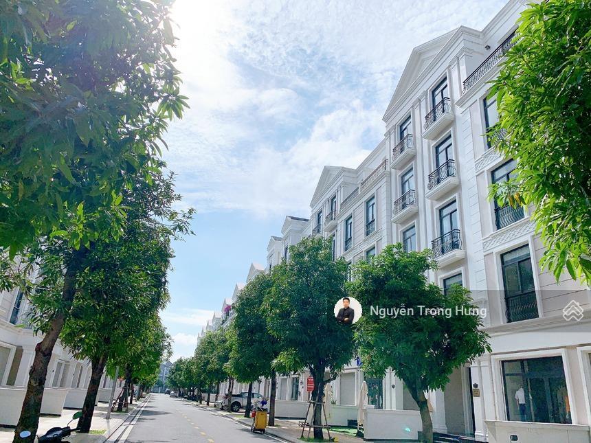 Bán căn nhà phố 96m2 (8x12m) sẵn sổ hồng, đường thông, vị trí đẹp giá tốt khu manhattan glory