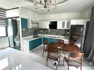 Cho thuê mặt bằng kinh doanh + nhà phố 1 trệt 4 lầu gần vinschool có sẵn nội thất mới
