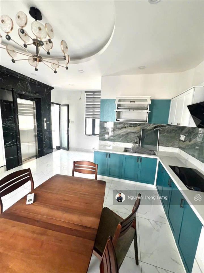 Cho thuê mặt bằng kinh doanh + nhà phố 1 trệt 4 lầu gần vinschool có sẵn nội thất mới