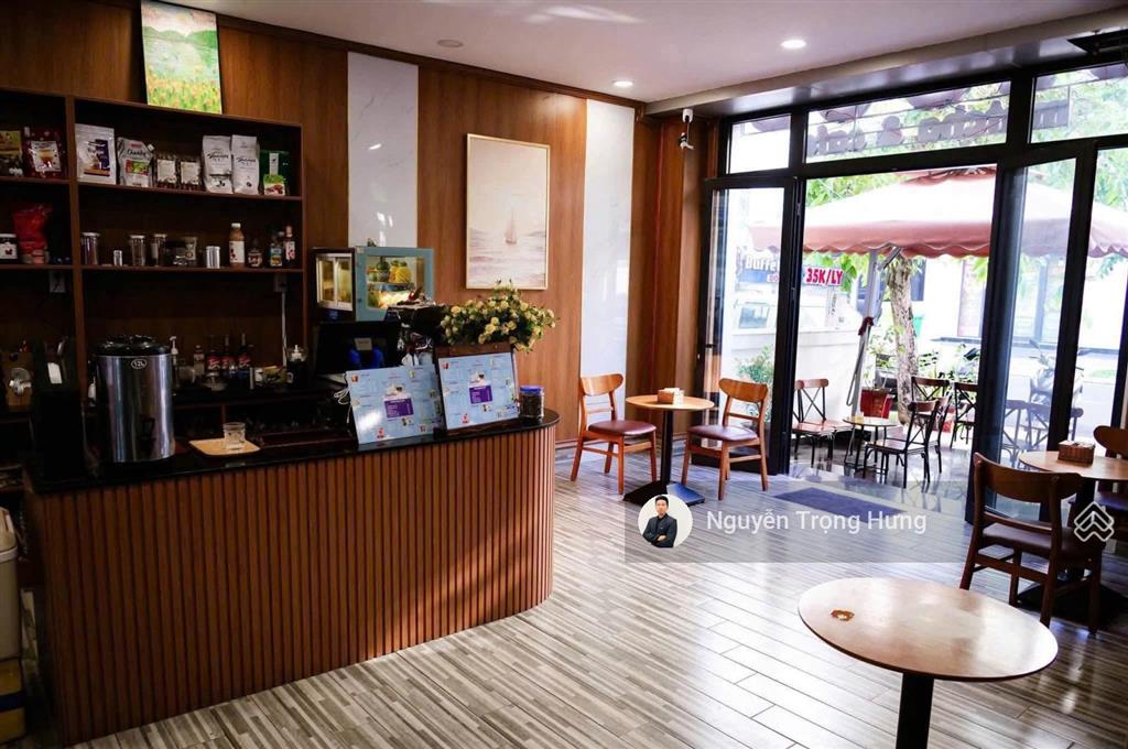 Nhà phố có sẵn nội thất thiết bị kinh doanh cà phê giá tốt tại vinhomes grand park quận 9