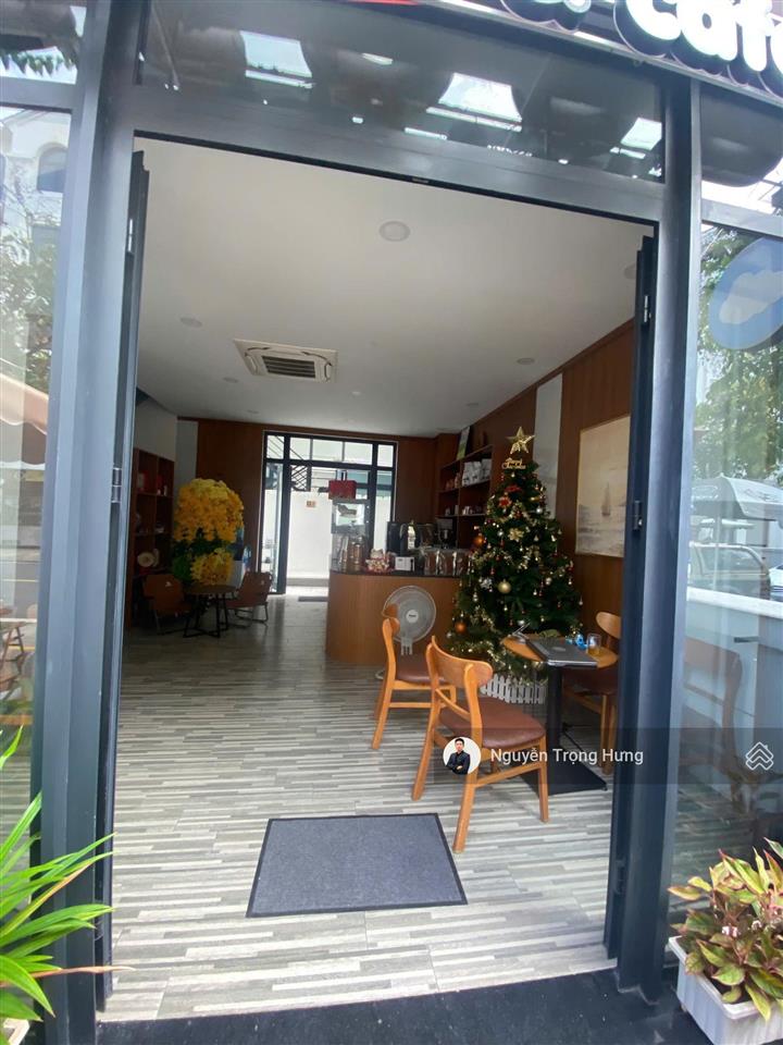 Nhà phố có sẵn nội thất thiết bị kinh doanh cà phê giá tốt tại vinhomes grand park quận 9
