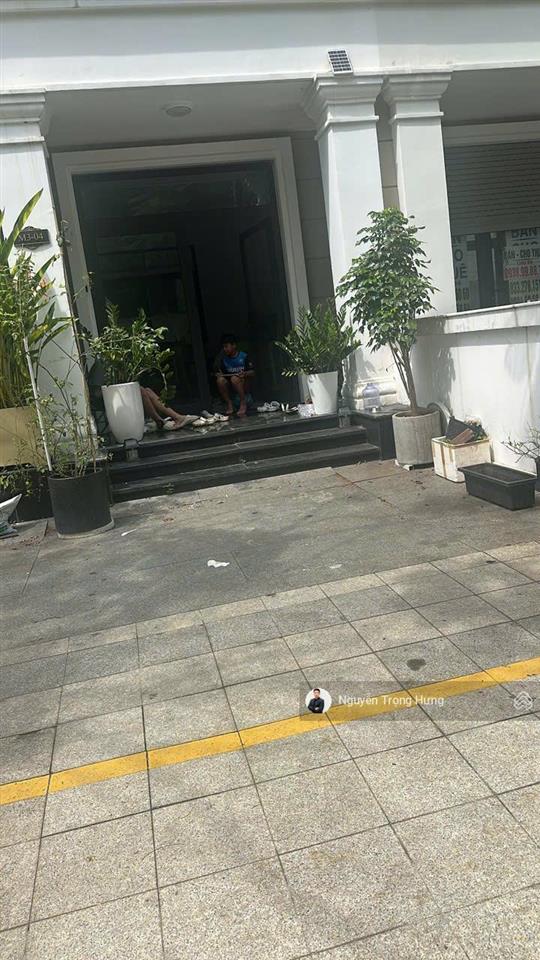 Cho thuê nhà phố 05 tầng 4 phòng ngủ đầy đủ nội thất vinhomes grand park quận 9