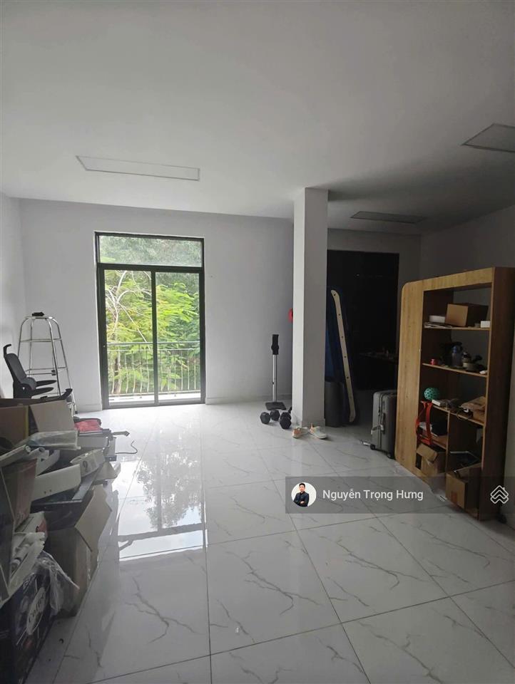 Cho thuê nhà phố 05 tầng 4 phòng ngủ đầy đủ nội thất vinhomes grand park quận 9
