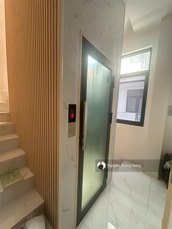 Cho thuê nhà phố 05 tầng 4 phòng ngủ đầy đủ nội thất vinhomes grand park quận 9