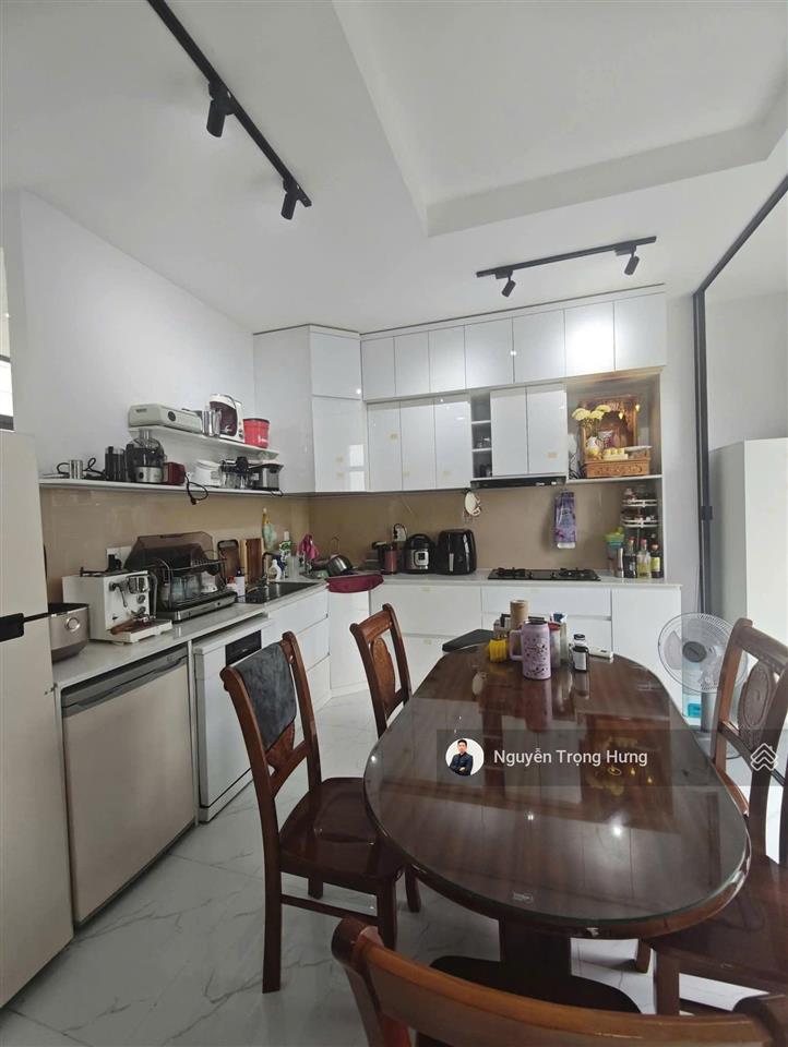 Cho thuê nhà phố 05 tầng 4 phòng ngủ đầy đủ nội thất vinhomes grand park quận 9