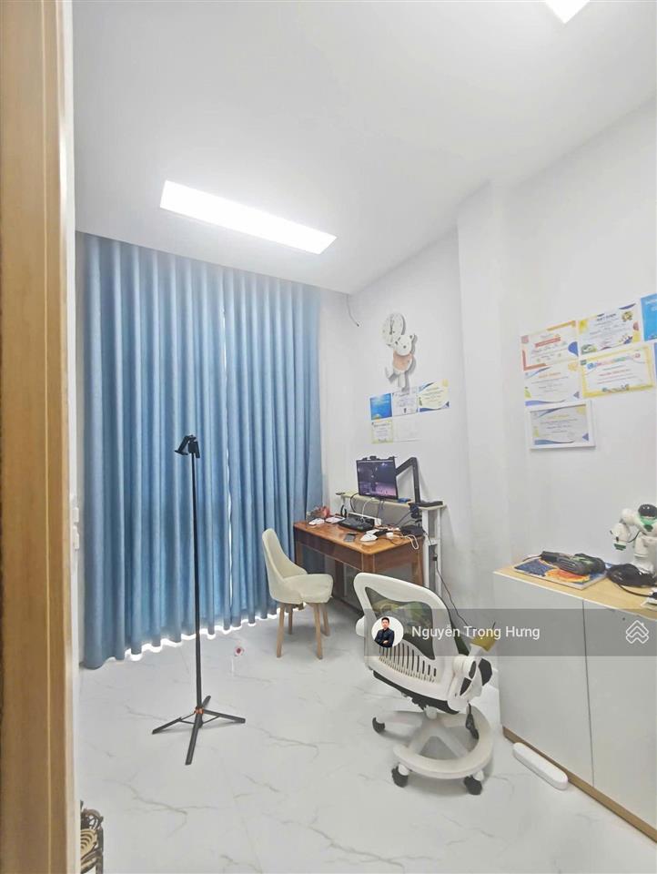 Cho thuê nhà phố 05 tầng 4 phòng ngủ đầy đủ nội thất vinhomes grand park quận 9