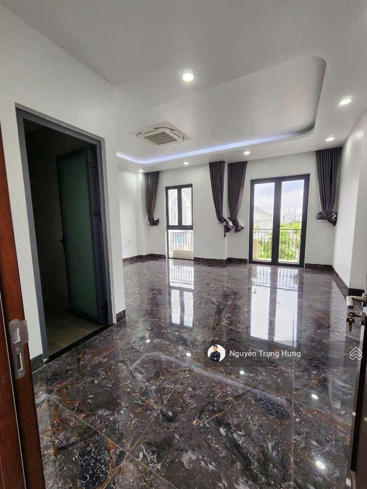Biệt thự xịn xò the manhattan 225m2 03 tầng ngăn phòng sẵn, có máy lạnh tại vinhomes