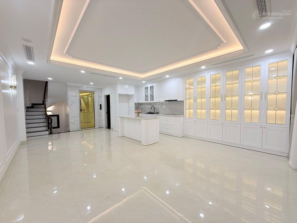 Bán tòa nhà phố tam trinh dt 78m 7 tầng thang máy gara 2 ô tô , vừa ở vừa làm vp đỉnh