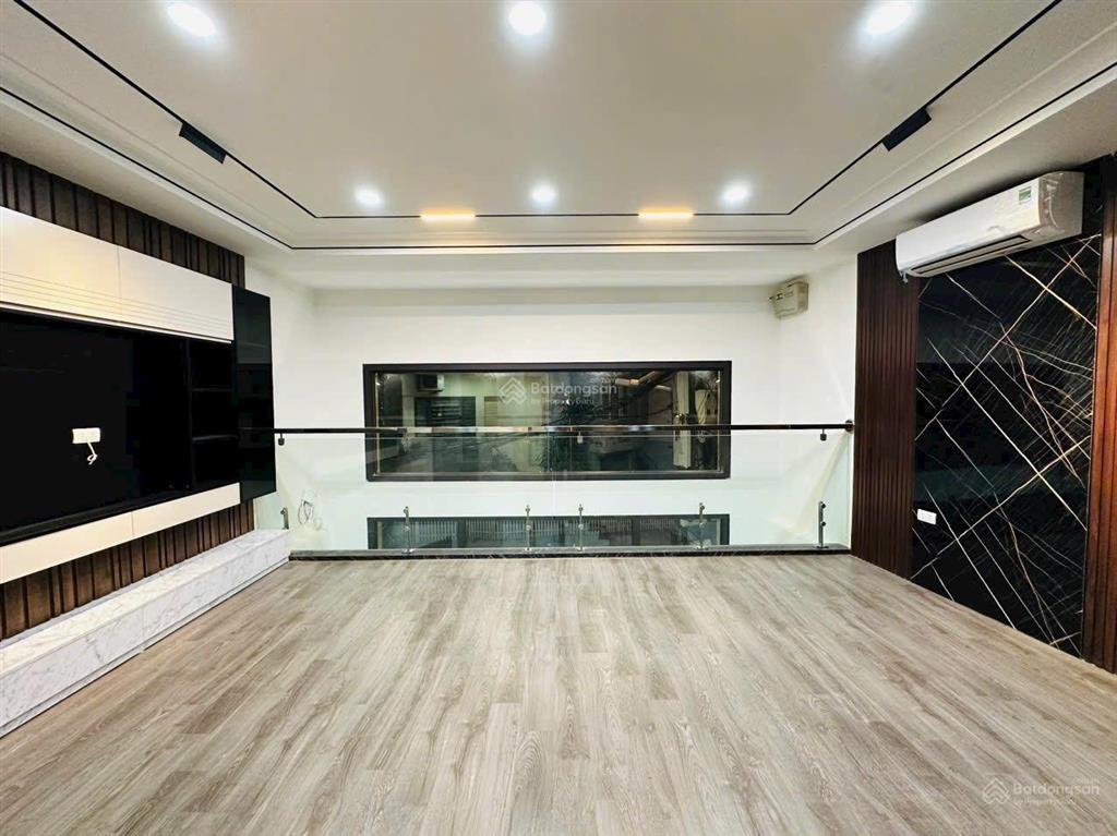 Chính chủ bán nhà phân lô lĩnh nam 40m 7 tầng thang máy, đường trước nhà 10m