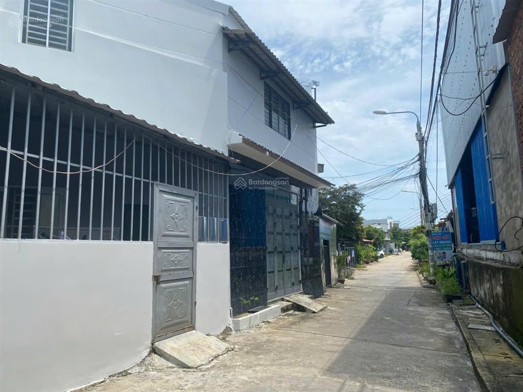 Bán nhà 2 tầng trục đường 5m5 ô tô thông gần cầu vượt ngã 3 huế