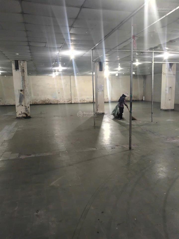 Kho bãi trống gần khu vực sân bay tsn cần tìm khách thuê