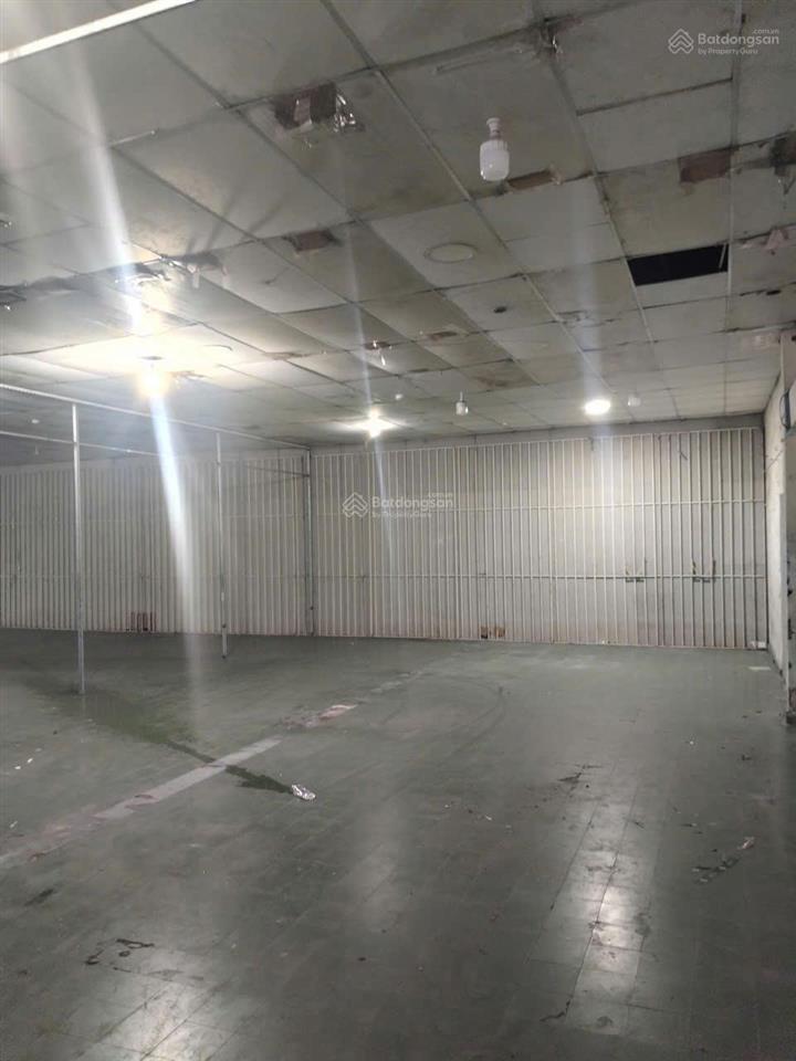 Kho bãi trống gần khu vực sân bay tsn cần tìm khách thuê