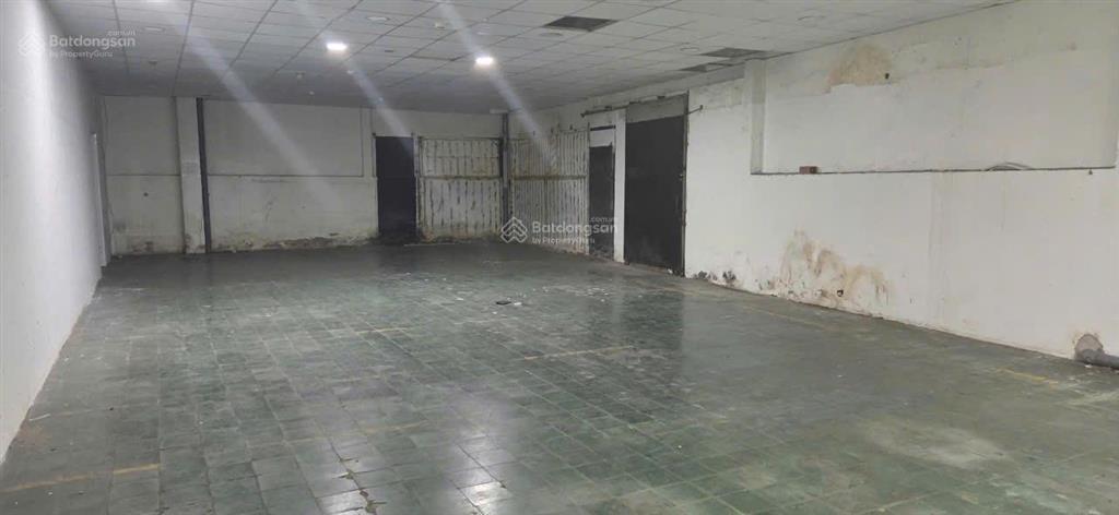 Cho thuê kho, nhà xưởng tại đường phạm văn hai, phường tân sơn hòa, tân bình, 64 triệu, 400m2