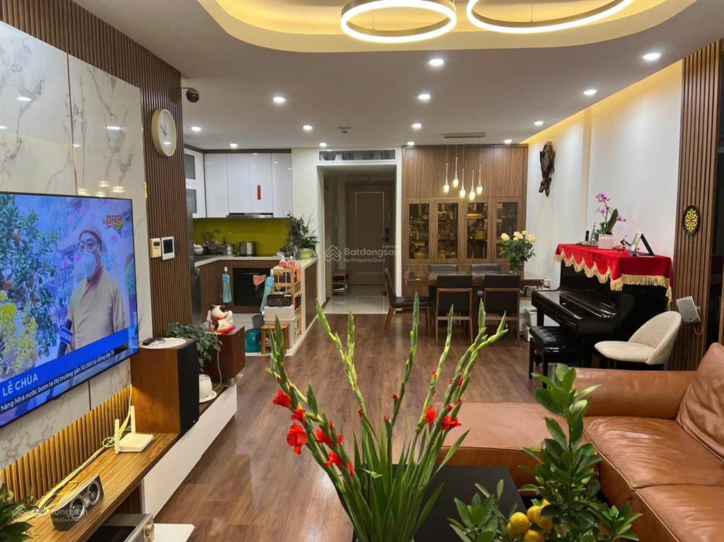 Chính chủ bán căn  117m2, 3pn, 2vs tầng trung , có slot oto, thăng long number one , cầu giấy.