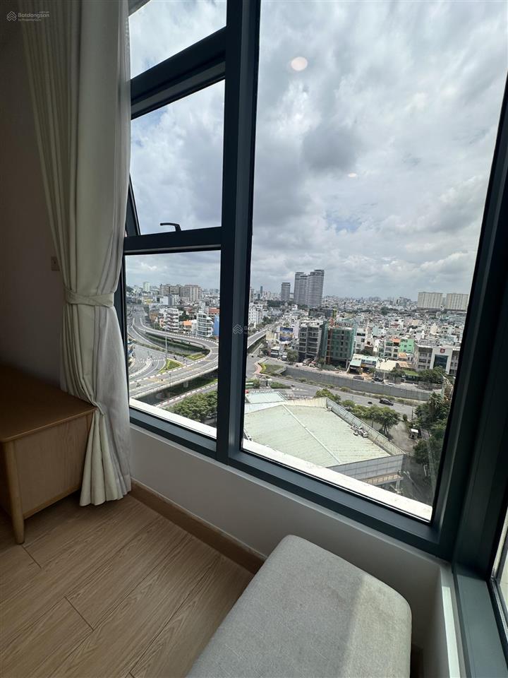 Anh chị đã tìm hiểu giá của căn 2pn ở sunwah pearl trên thị trường chưa? với 14,3 tỷ, full nội thất