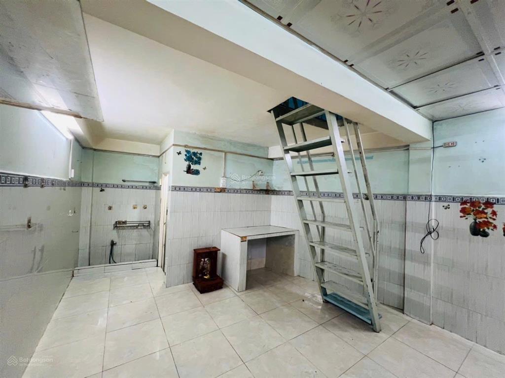 Chính chủ bán nhà ,sổ hồng riêng .hẻm 283lê văn lương, tân hưng, quận 7
diện tích 3.4m x 9m