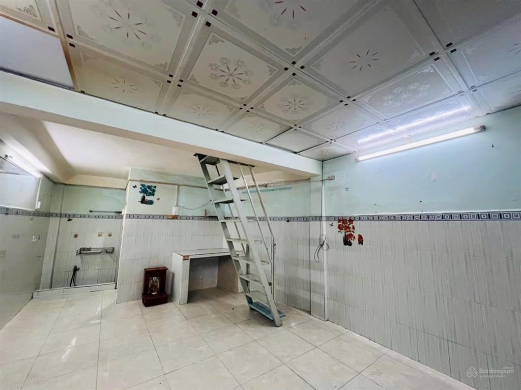 Chính chủ bán nhà ,sổ hồng riêng .hẻm 283lê văn lương, tân hưng, quận 7
diện tích 3.4m x 9m