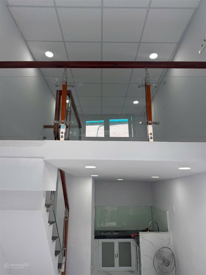 Chính chủ bán nhà q7 chỉ 870triệu cách mặt tiền 98 nguyễn thị thập 10 bước chân! 870 triệu