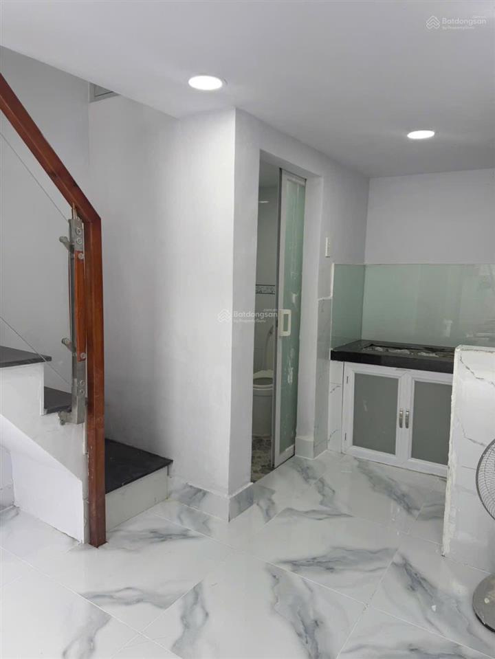 Chính chủ bán nhà q7 chỉ 870triệu cách mặt tiền 98 nguyễn thị thập 10 bước chân! 870 triệu