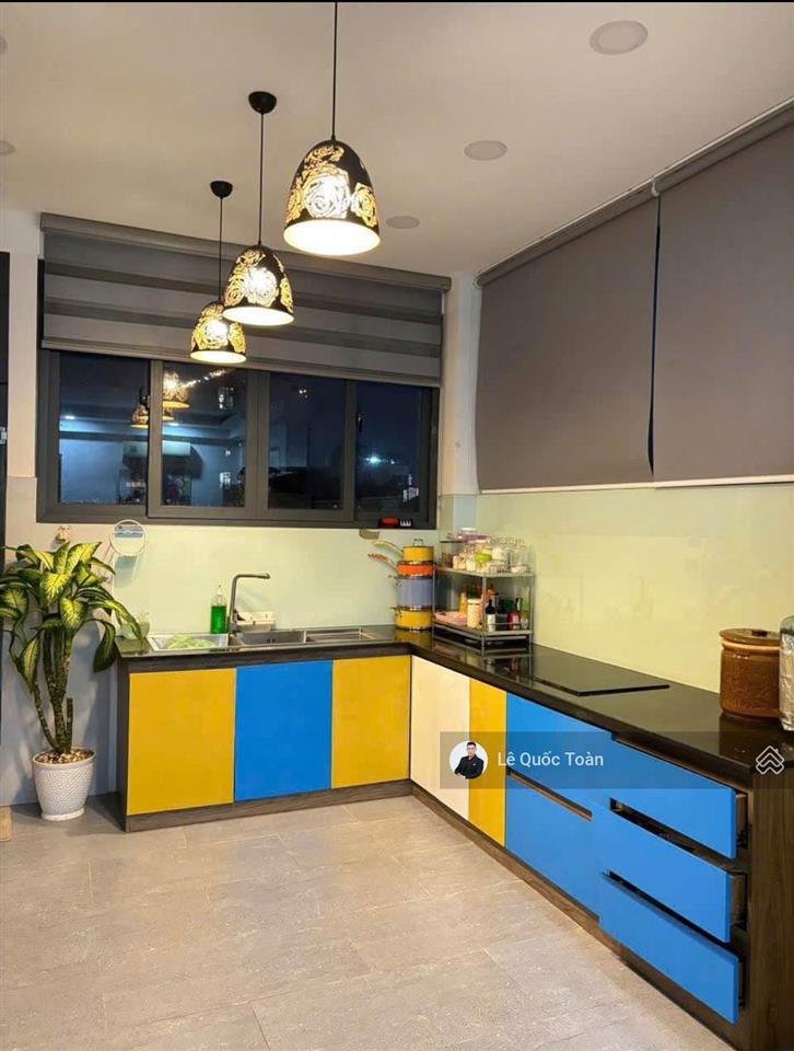 Hàng ngộp! nhà mặt tiền 94 nguyễn trọng tuyển pn, dt đất 93m2 (5x22m) 4 tầng st  giá chỉ 20 tỷ