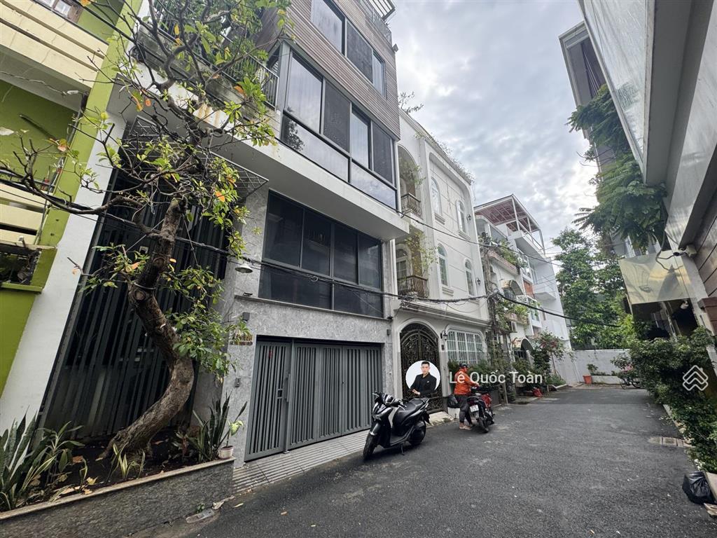 Cho thuê biệt thự vip nguyễn trọng tuyển, dt 7.5x12m, 4 tầng sân thượng, giá chỉ 45 triệu/tháng