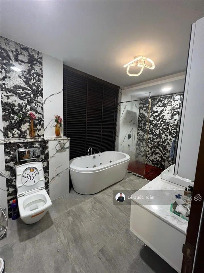 Cho thuê biệt thự vip nguyễn trọng tuyển, dt 7.5x12m, 4 tầng sân thượng, giá chỉ 45 triệu/tháng