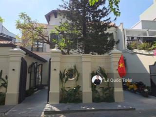 Biệt thự sân vườn q1, ngang khủng tận 14x26m  370m2, 3 tầng, ngay mt trần khánh dư  chỉ 185 tỷ tl