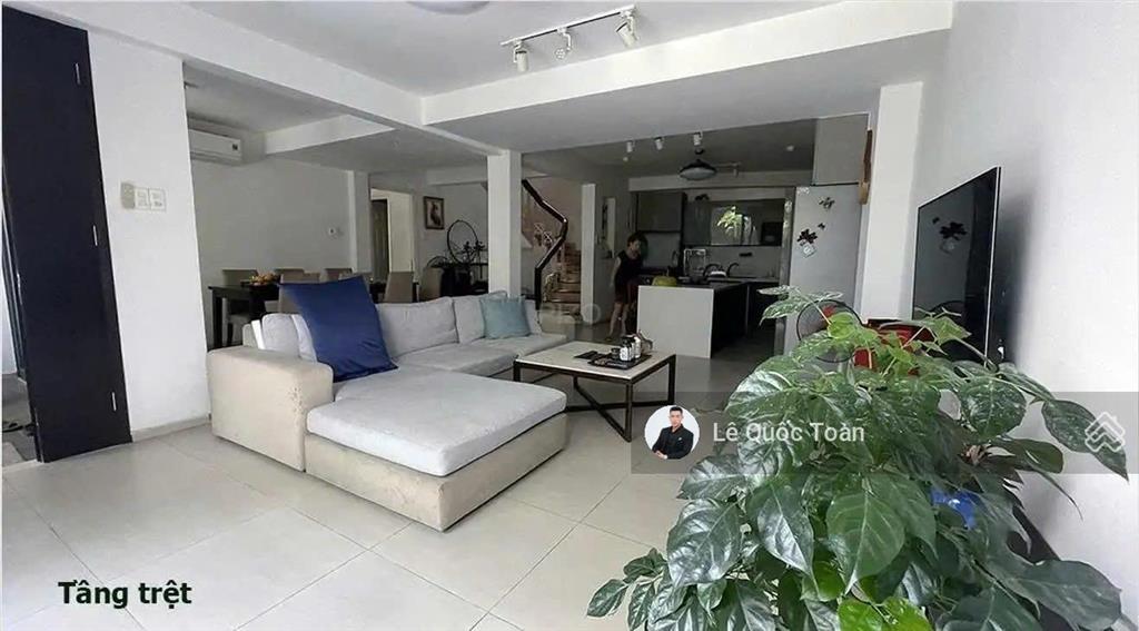 Biệt thự hxh gần ngã tư phú nhuận! dt 160m2, 4 tầng btct, hxh hoàng văn thụ, chỉ 28 tỷ tl