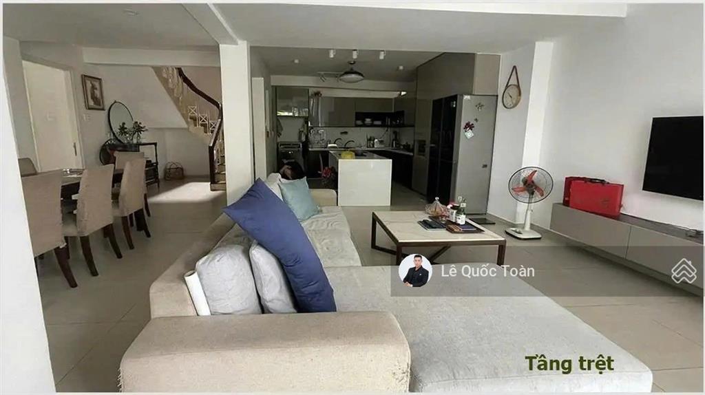 Biệt thự hxh gần ngã tư phú nhuận! dt 160m2, 4 tầng btct, hxh hoàng văn thụ, chỉ 28 tỷ tl