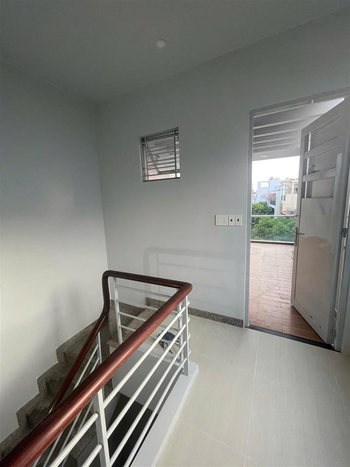 Bán nhà góc 2 mt hxh hồ biểu chánh phú nhuận, dt 5x8,15m, 4 tầng, giá chỉ 8 tỷ 7 tl