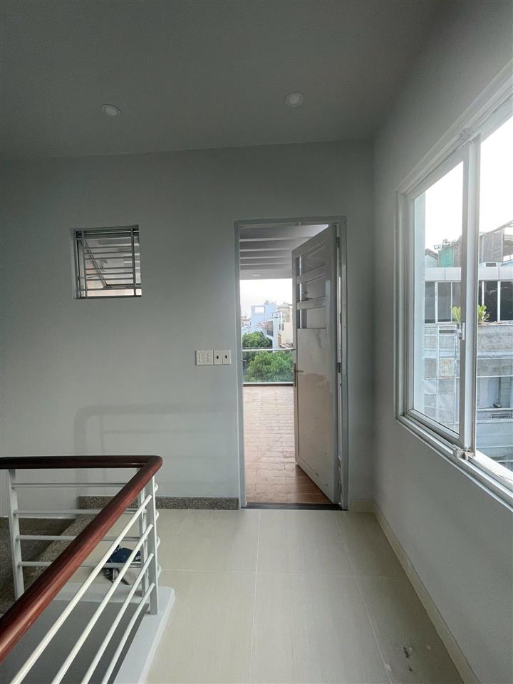 Bán nhà góc 2 mt hxh hồ biểu chánh phú nhuận, dt 5x8,15m, 4 tầng, giá chỉ 8 tỷ 7 tl