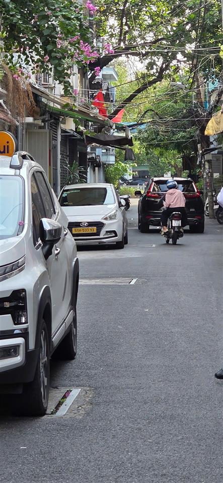 Bán nhà hxh 6m huỳnh văn bánh phú nhuận, 4 tầng, dt 4.5x16m, nhà chưa qua đầu tư giá chỉ 15 tỷ