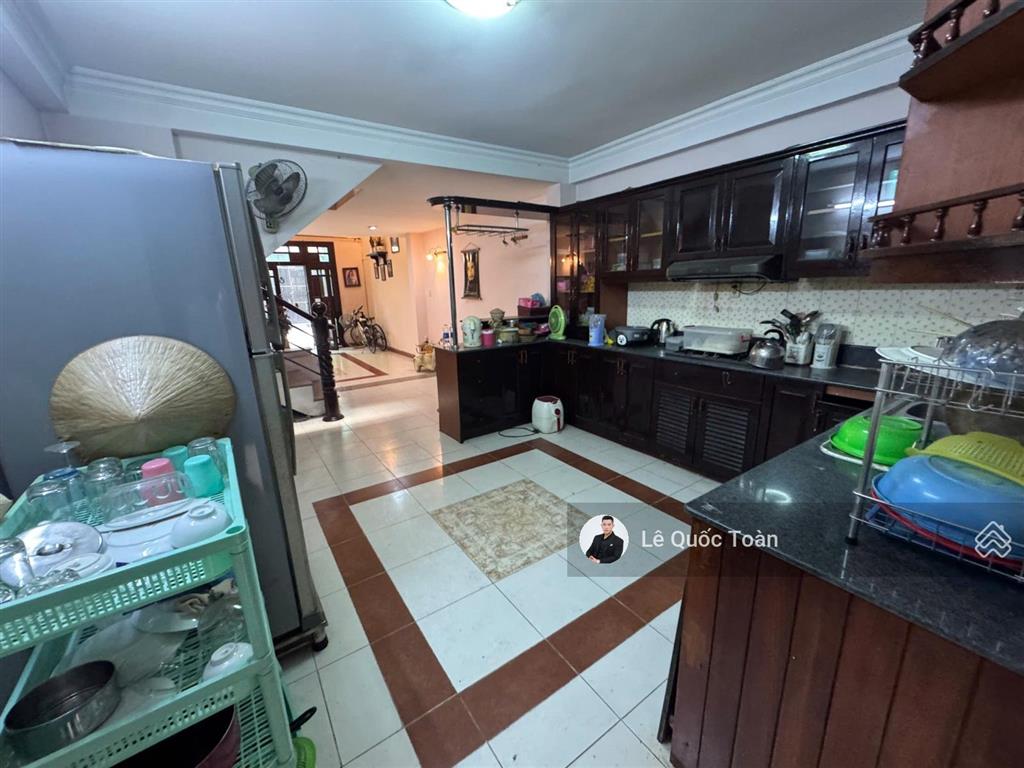 Bán nhà hxh 6m huỳnh văn bánh phú nhuận, 4 tầng, dt 4.5x16m, nhà chưa qua đầu tư giá chỉ 15 tỷ