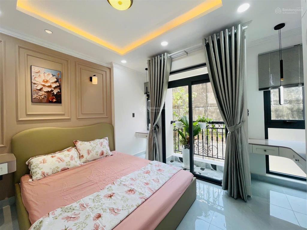 Bán nhà mới đẹp hxh phan đăng lưu, dt 4x10m, 4 tầng st, 5 pn, 6wc, full nội thất, giá 10,7 tỷ tl