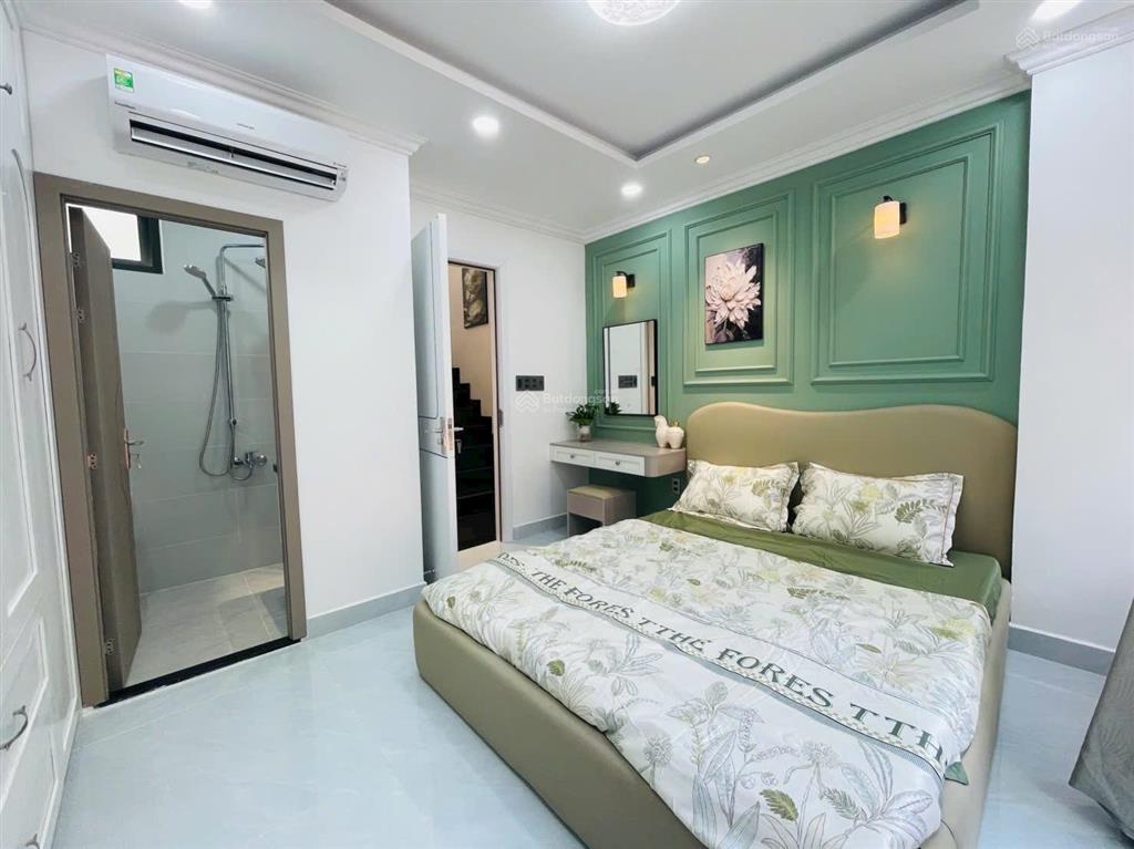 Bán nhà mới đẹp hxh phan đăng lưu, dt 4x10m, 4 tầng st, 5 pn, 6wc, full nội thất, giá 10,7 tỷ tl